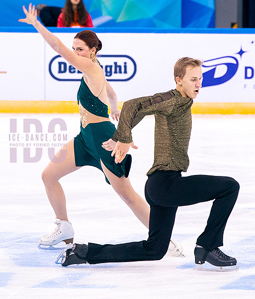 Adrienne Carhart & Oleksandr Kolosovskyi (AZE)