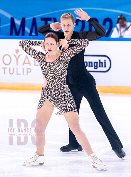 Adrienne Carhart & Oleksandr Kolosovskyi (AZE)