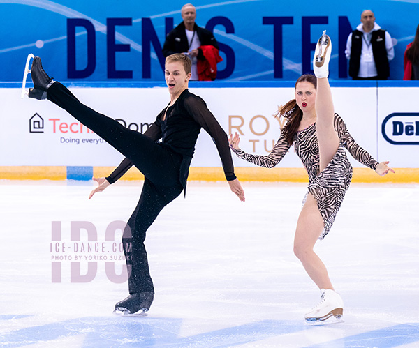 Adrienne Carhart & Oleksandr Kolosovskyi (AZE)
