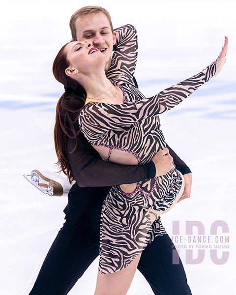 Adrienne Carhart & Oleksandr Kolosovskyi (AZE)