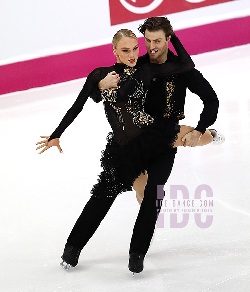 Phebe Bekker & James Hernandez (GBR)