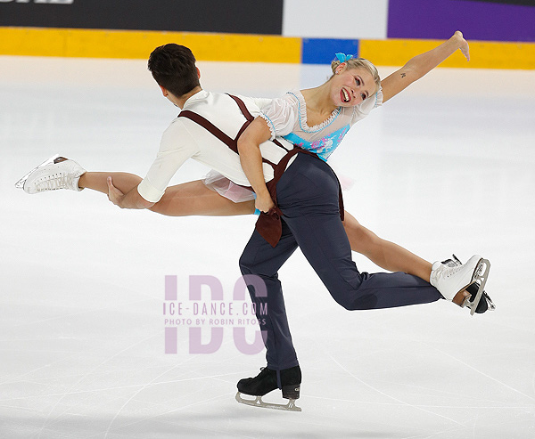 Molly Lanaghan & Dmitre Razgulajevs (CAN)
