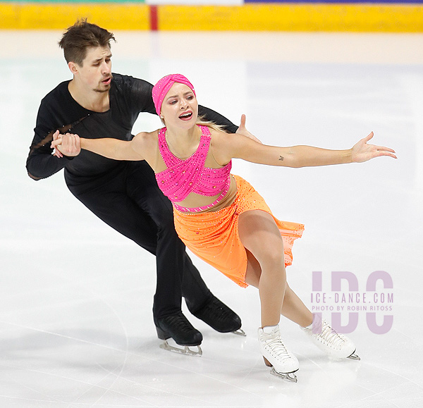 Molly Lanaghan & Dmitre Razgulajevs (CAN)