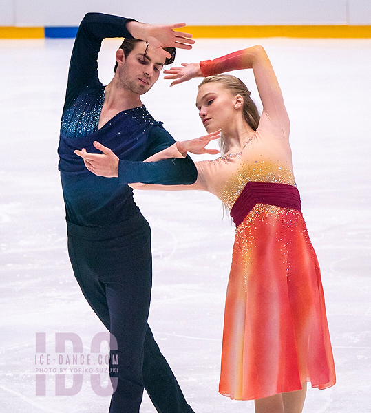 Phebe Bekker & James Hernandez (GBR)