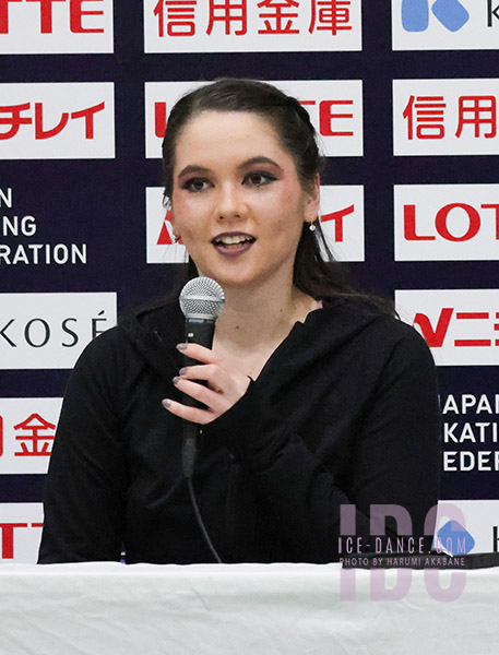 Nicole Takahashi 