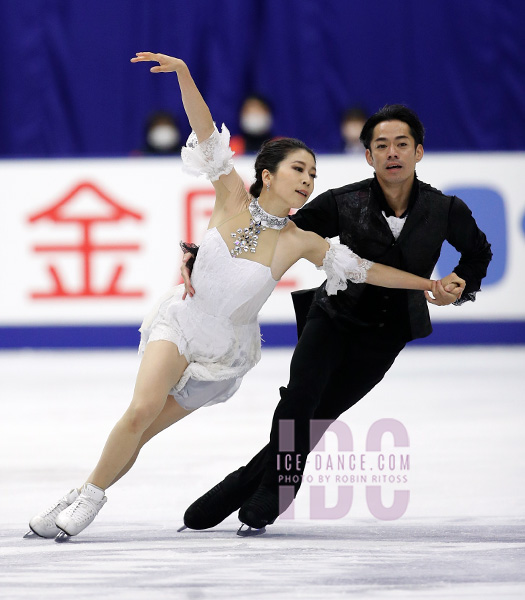 Kana Muramoto & Daisuke Takahashi (JPN)