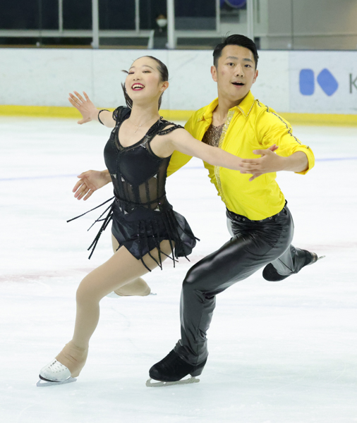 Akari Kinoshita & Takahiko Tamura