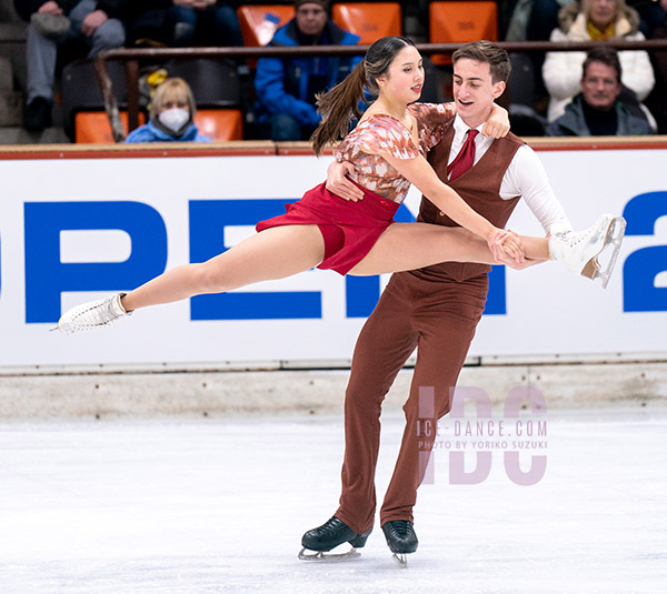 Athena Faith Roberts & Eric Alis (ESP)