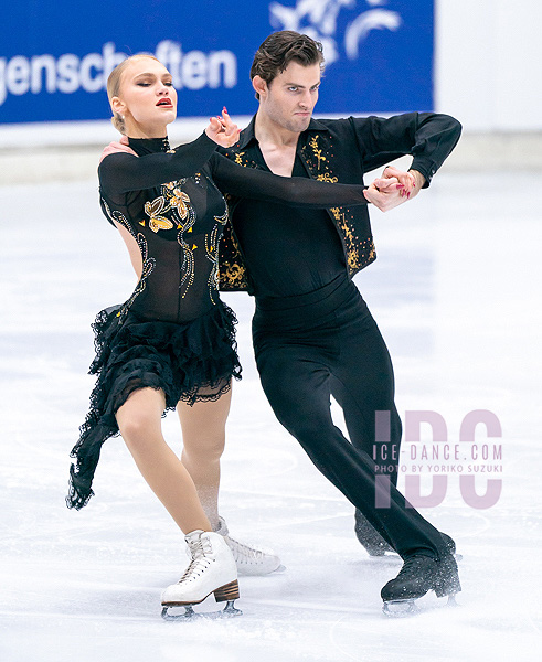 Phebe Bekker & James Hernandez (GBR)