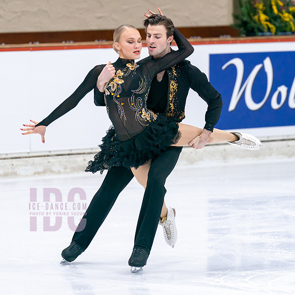Phebe Bekker & James Hernandez (GBR)
