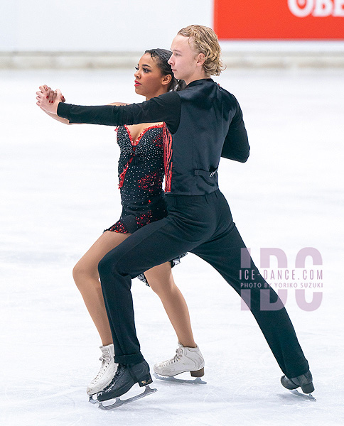 Hilda Taylor & Urho Reina (FIN)