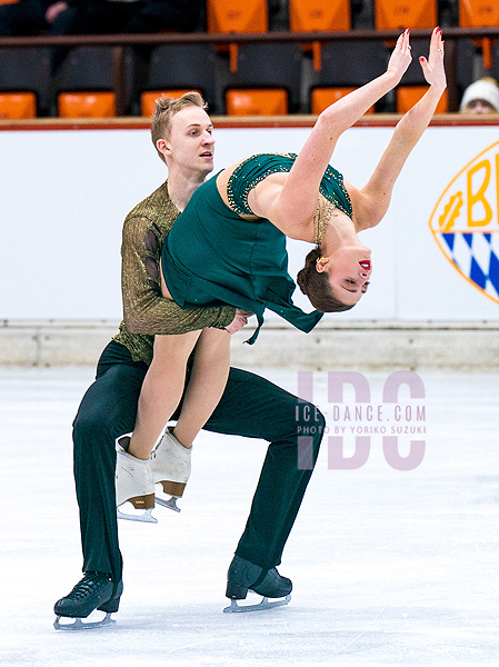 Adrienne Carhart & Aleksandr Kolosovski (AZE)