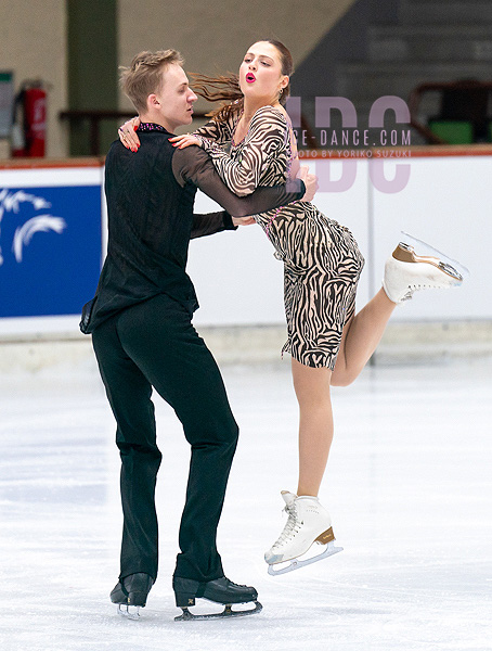 Adrienne Carhart & Aleksandr Kolosovski (AZE)