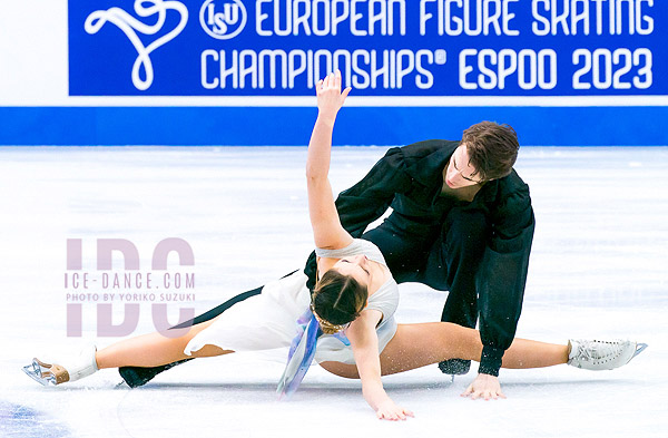 Victoria Manni & Carlo Roethlisberger (ITA)
