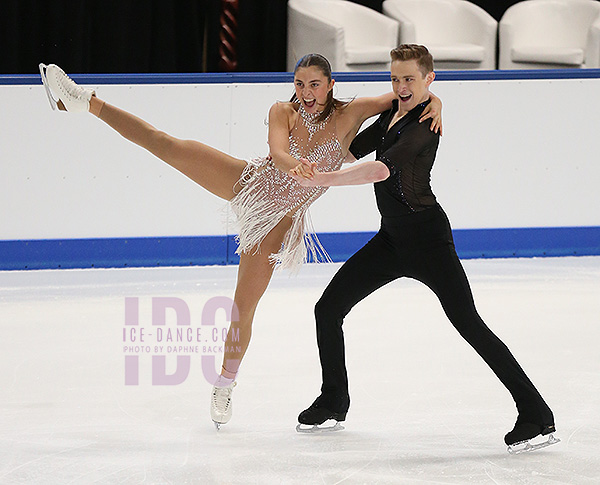 Caroline Diepietri & TJ Carey