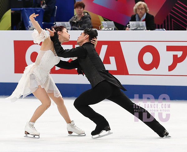 Kana Muramoto & Daisuke Takahashi (JPN)