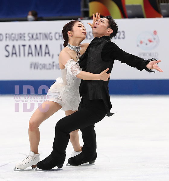 Kana Muramoto & Daisuke Takahashi (JPN)