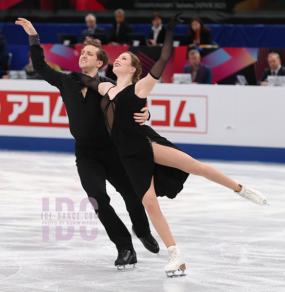 Christina Carreira & Anthony Ponomarenko (USA)