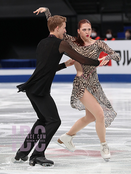 Adrienne Carhart & Oleksandr Kolosovskyi (AZE)