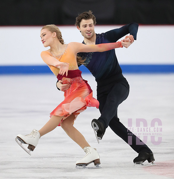 Phebe Bekker & James Hernandez (GBR)