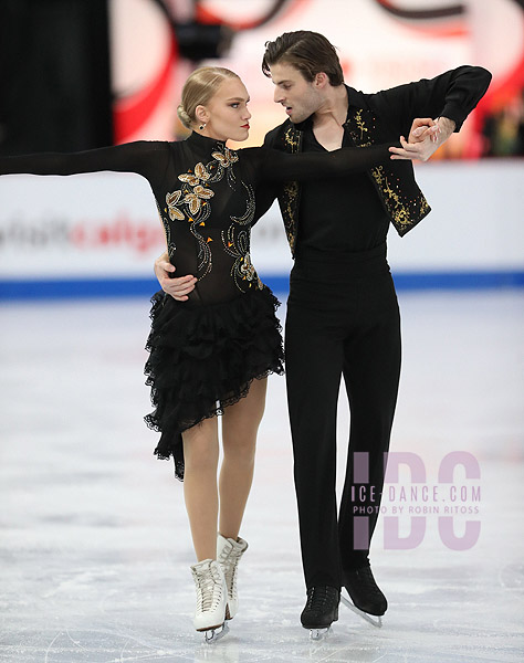 Phebe Bekker & James Hernandez (GBR)