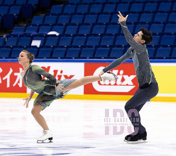 Lily Hensen & Nathan Lickers (CAN)