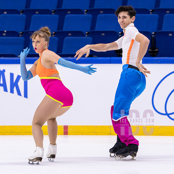 Lily Hensen & Nathan Lickers (CAN)