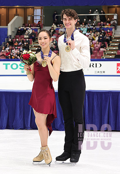 Gold - Misato Komatsubara & Takeru Komatsubara