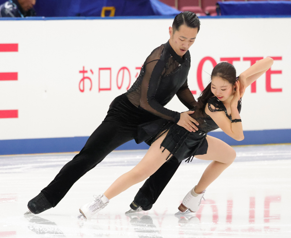 Akari Kinoshita & Takahiko Tamura