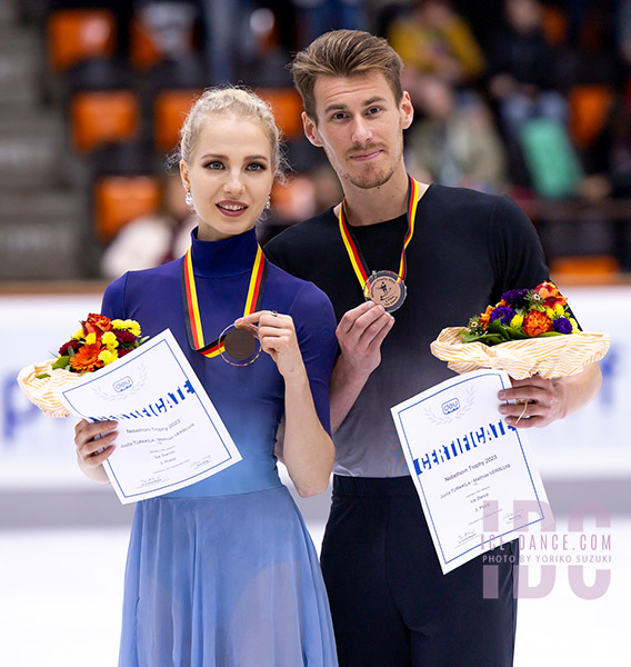 Bronze - Juulia Turkkila & Matthias Versluis (FIN)