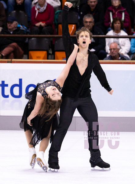 Christina Carreira & Anthony Ponomarenko (USA)