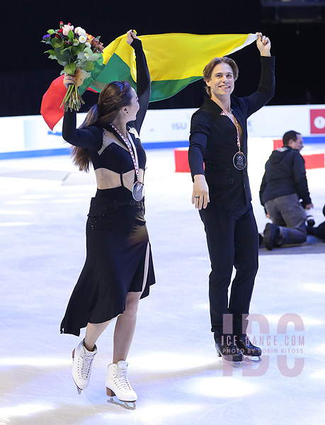 Bronze -  Allison Reed & Saulius Ambrulevicius (LTU)