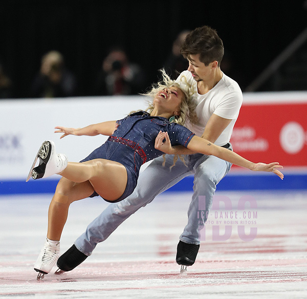 Molly Lanaghan & Dmitre Razgulajevs (CAN)
