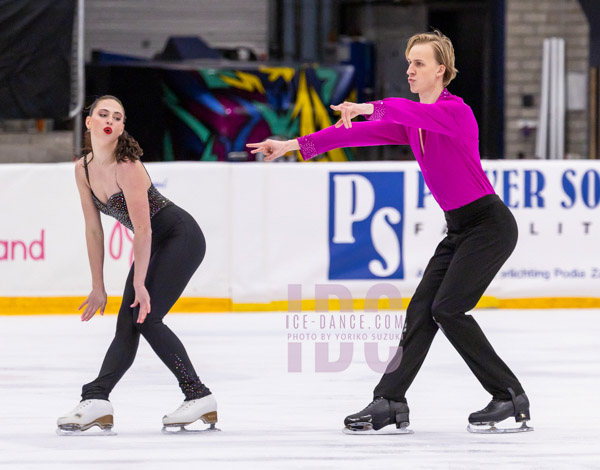 Adrienne Carhart & Oleksandr Kolosovskyi (AZE)