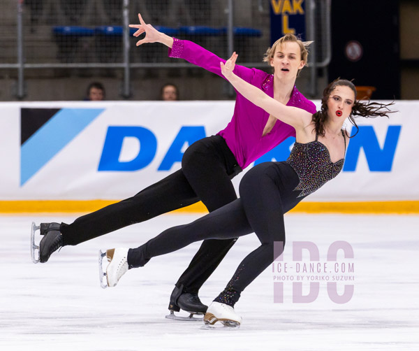 Adrienne Carhart & Oleksandr Kolosovskyi (AZE)