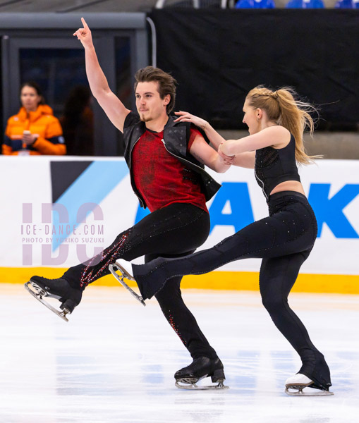 Alicia Fabbri & Paul Ayer (CAN)