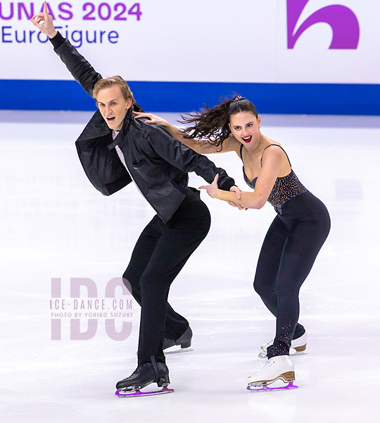 Adrienne Carhart & Oleksandr Kolosovskyi (AZE)