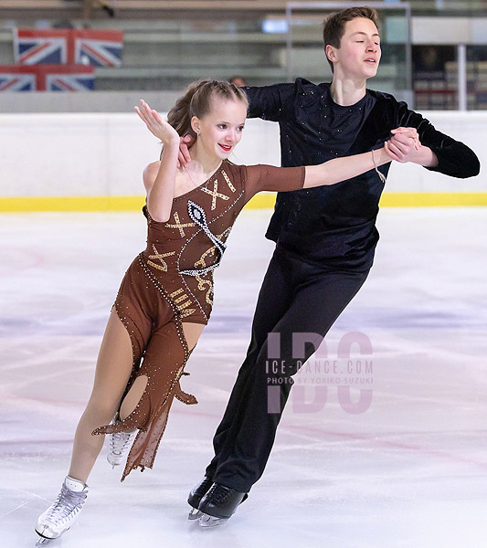 Eryn Alavera & Sasha Rossignol (FRA)