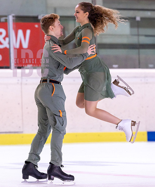 Anna Simova & Kirill Aksenov (SVK)
