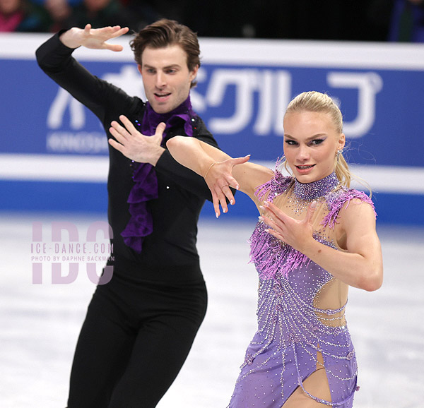 Phebe Bekker & James Hernandez (GBR)