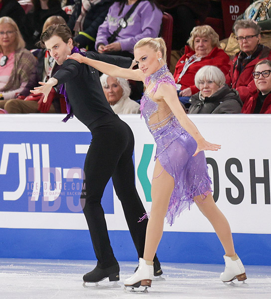 Phebe Bekker & James Hernandez (GBR)