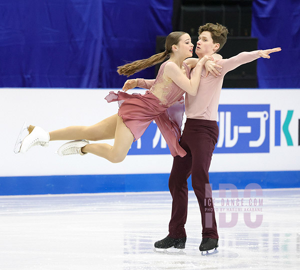Alisa Korneva & Kieran MacDonald (CAN)