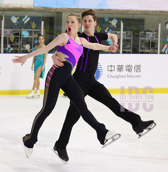 Alisa Korneva & Kieran MacDonald (CAN)