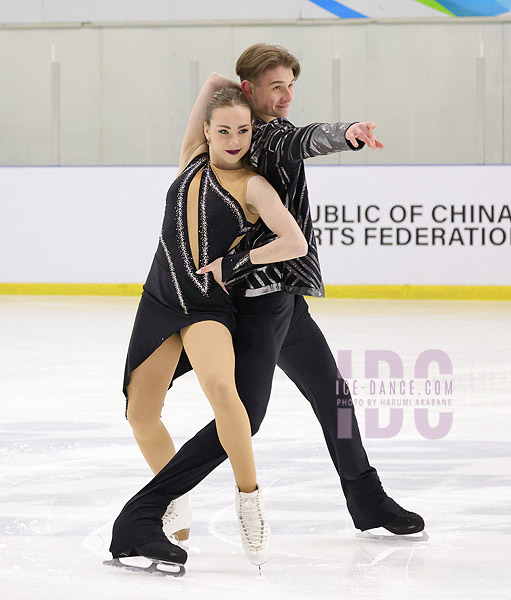 Iryna Pidgaina & Artem Koval (UKR)