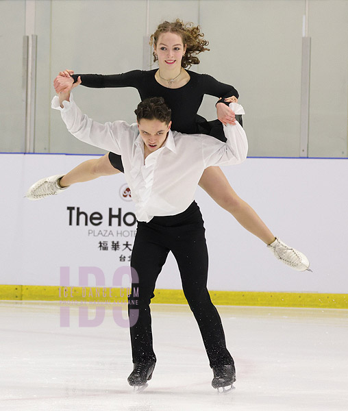 Sofiia Dovhal & Wiktor Kulesza (POL)