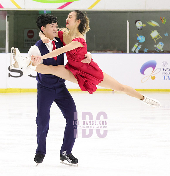 Chloe Nguyen & Brendan Giang (CAN)