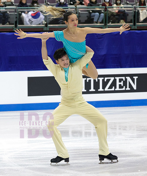 Chloe Nguyen & Brendan Giang (CAN)
