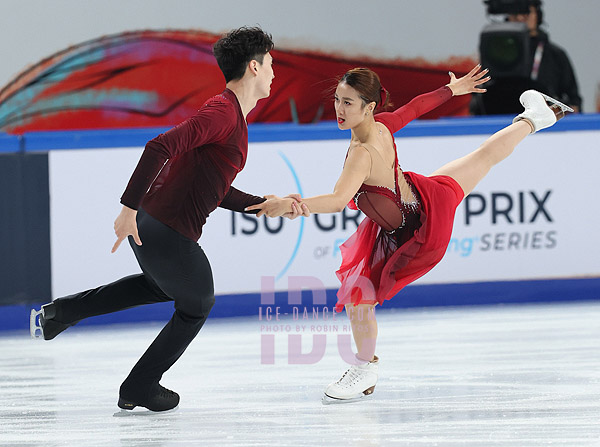 Junfei Ren & Jianing Xing (CHN)