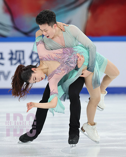 Zixi Xiao & Linghao He (CHN)