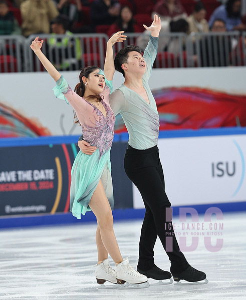 Zixi Xiao & Linghao He (CHN)